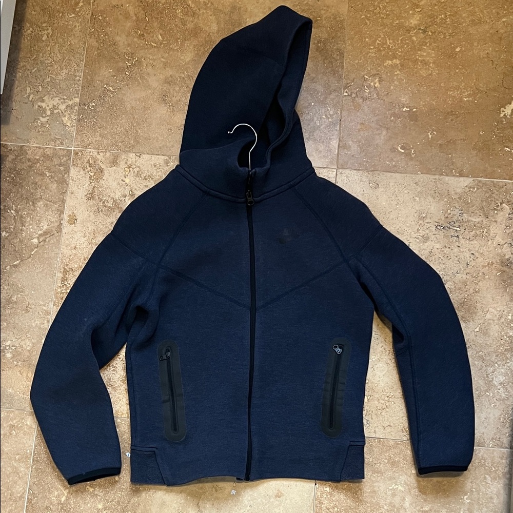 Boys Nike Tech full zip jacket, size medium (10/12)